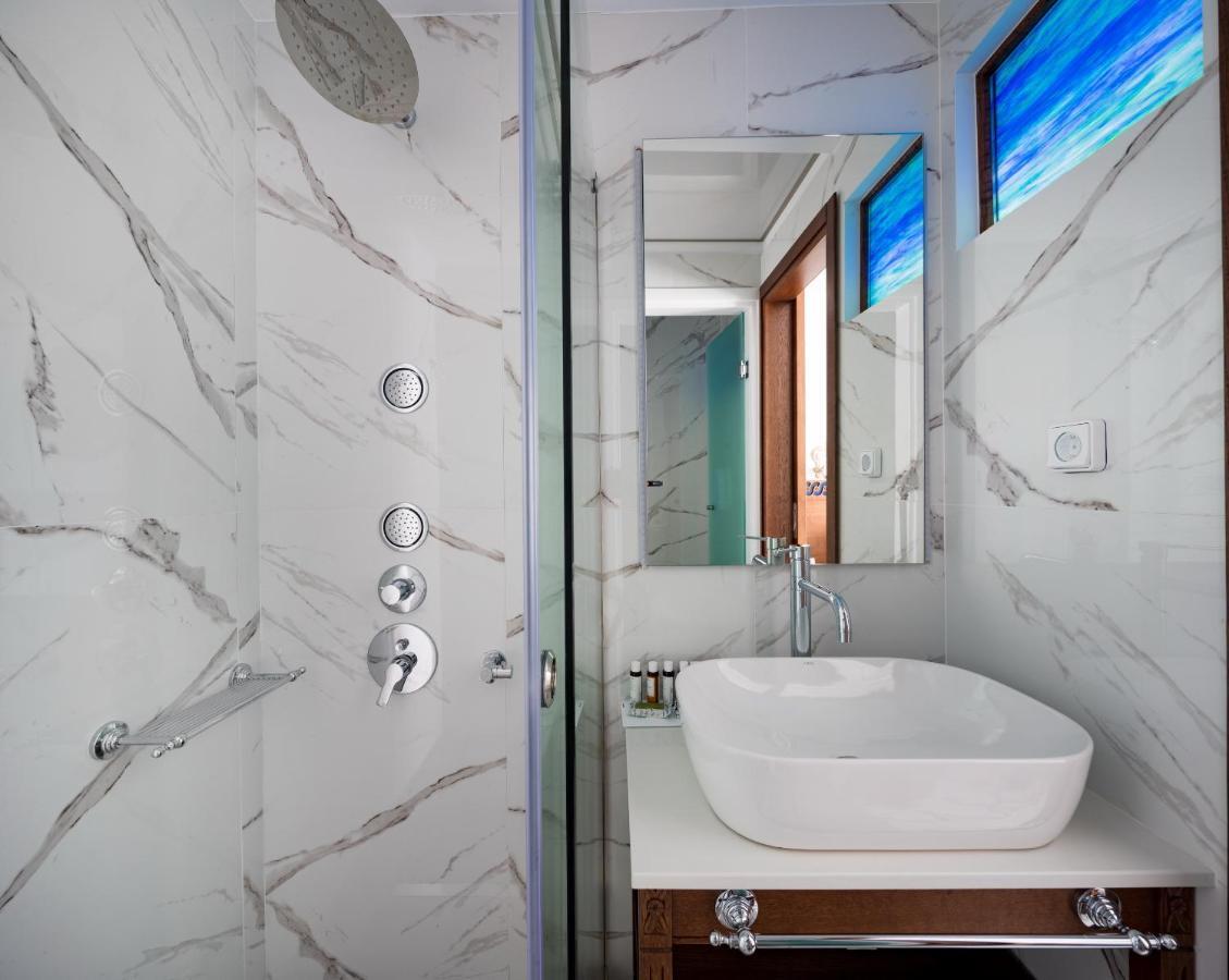 Vener Luxury Suites Chania  ภายนอก รูปภาพ